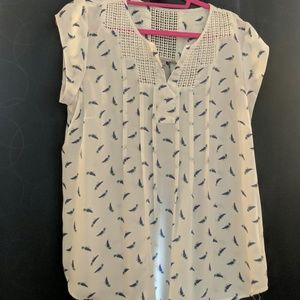 Daniel Rainn sleeveless blouse. Size large.